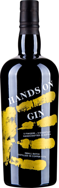 Hands on Gin